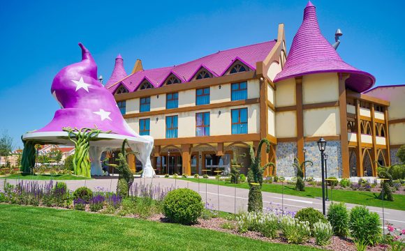 Magic Hotel Opens at Leading Italian Themed Resort