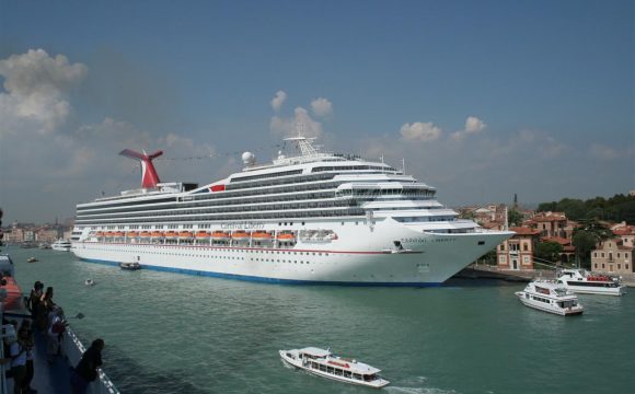 COVID-19: Carnival Cruises Consults Staff on Job Cuts