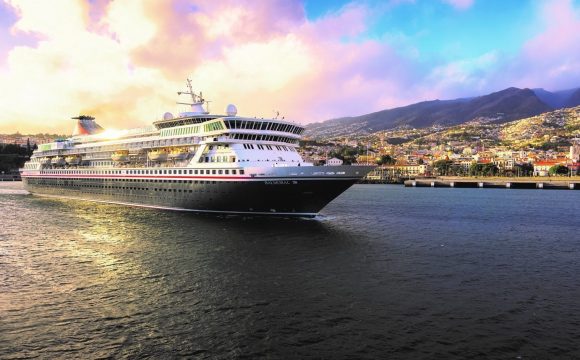 Balmoral Named ‘Best for Dining’ in Cruise Critic Awards