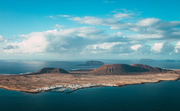 Five Reasons to Choose Lanzarote for a Well-Deserved Late Summer Holiday