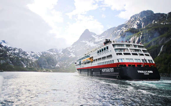 Hurtigruten Expeditions Updates and Simplifies Covid-19 Protocols