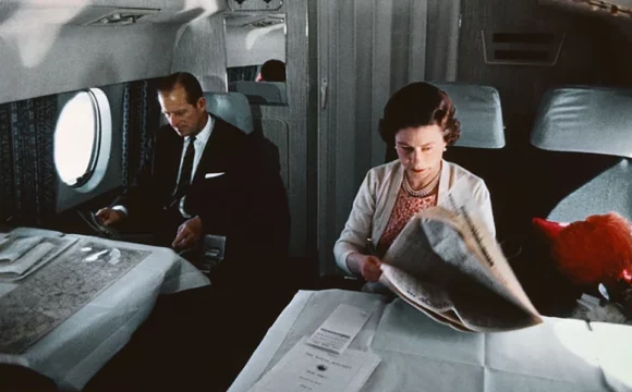 How to Travel Like Queen Elizabeth