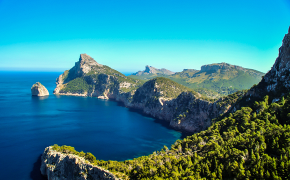 Irish Woman Die After 60ft Fall while Hiking in Mallorca