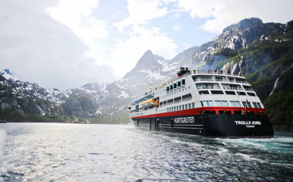 Hurtigruten’s Norwegian Coastal Express Launches UK Black Friday Deals