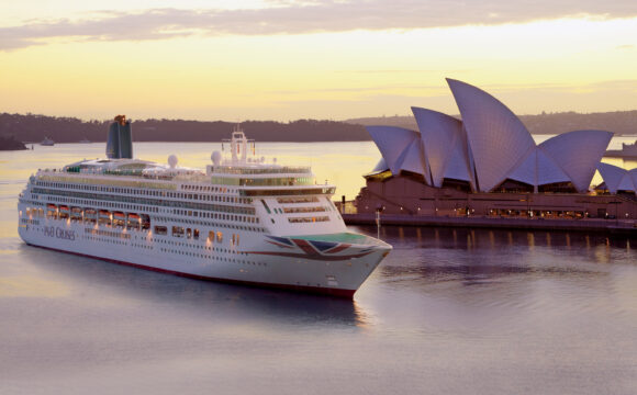 P & O Cruises Reports Record Number of Bookings During Wave Period