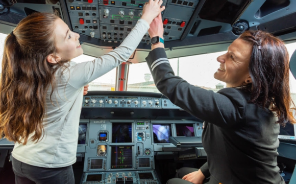High-Flying easyJet Women Set To Inspire Next Generation of Women in STEM